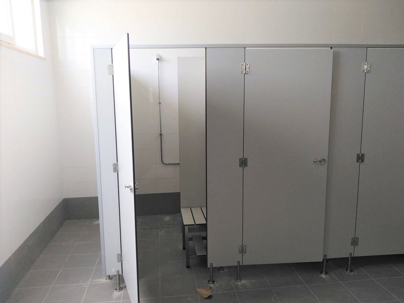 installation-de-bloc-sanitaire-pour-les-campings-guide-complet-le